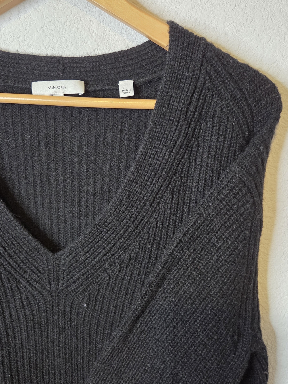 Vince Ribbed V-Neck Sweater Black Cashmere Blend Size Large